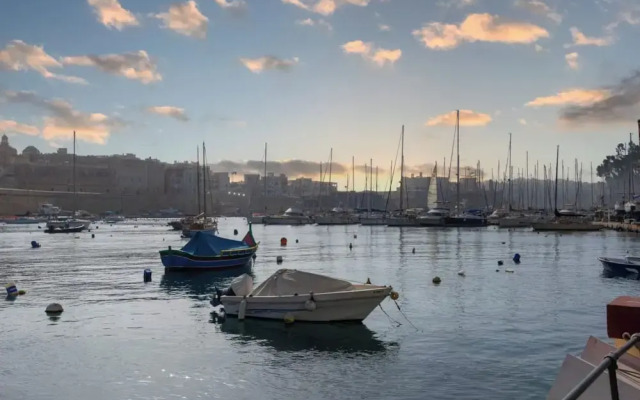Sunny Maltese Townhouse Madonnina Kalkara