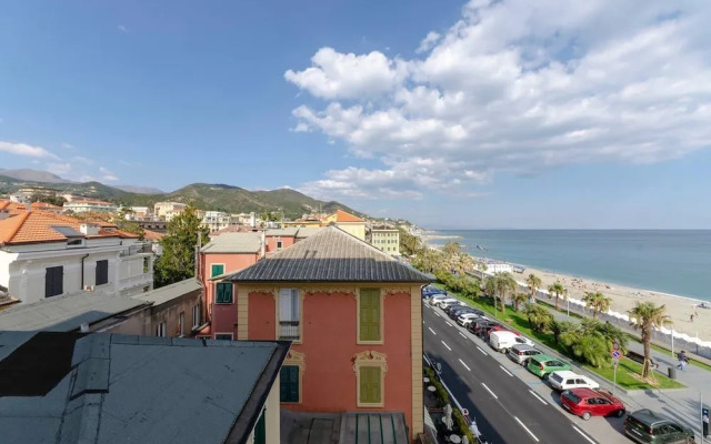 Altido Fronte Mare a Varazze