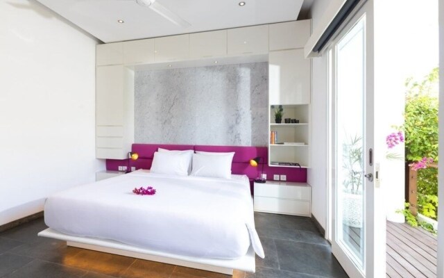 Villa La Sirena 2 Minutes From Beach 3 Bedroom Villa by RedAwning