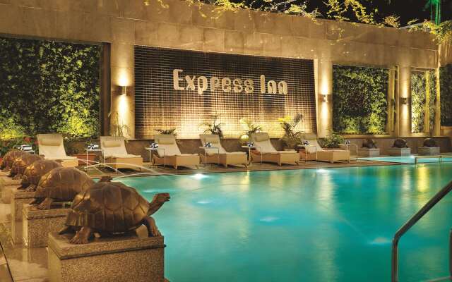 Express Inn The Business Luxury Hotel