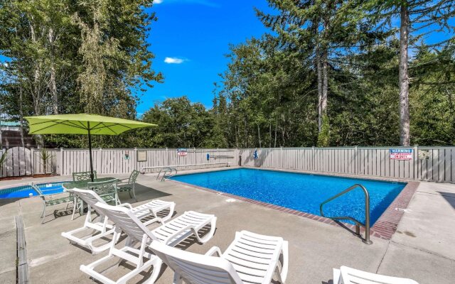Quality Inn & Suites Bainbridge Island