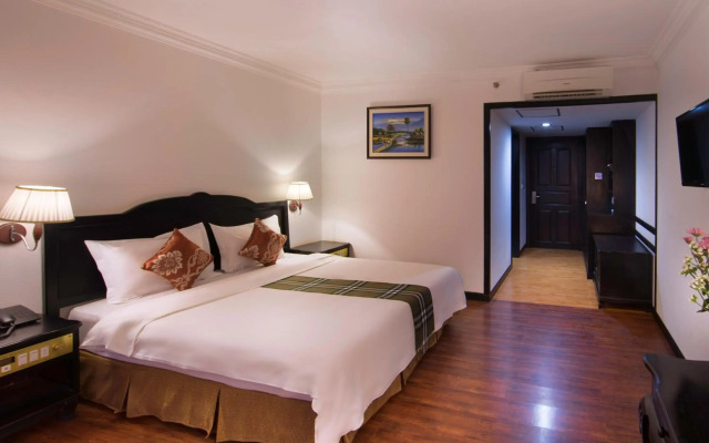 Smiling Hotel