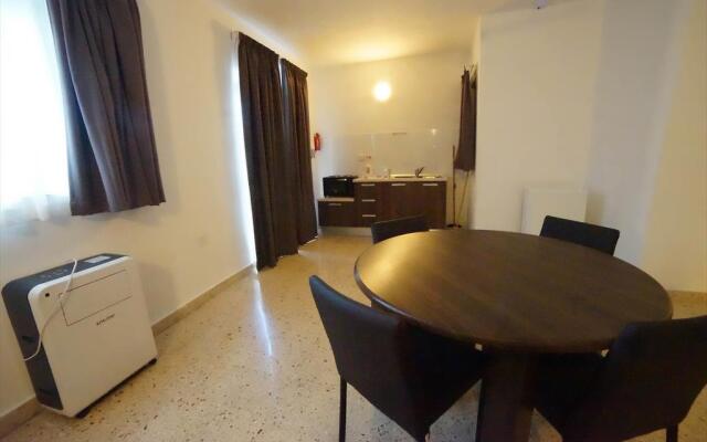 Mavina Hotel & Apartments