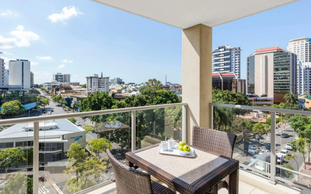 Oaks Brisbane Lexicon Suites