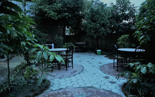 Hotel Holy Temple Tree & Chautari Cafe