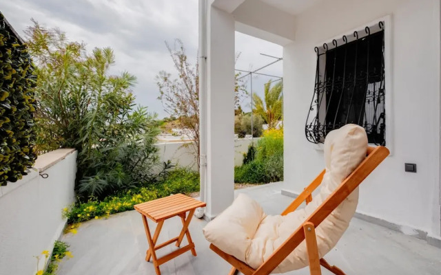 Villa With Sea View Balcony 6 min to Beach