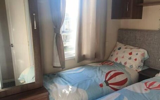 3bed Holiday Home in Clacton-on-sea, Sleeps 8
