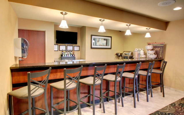 Red Roof Inn Charlestown