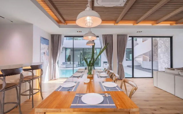 Mövenpick Pool Villa 6BR