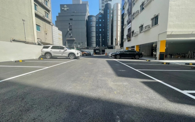 Daejeon Wolpyeong Hotel Continew