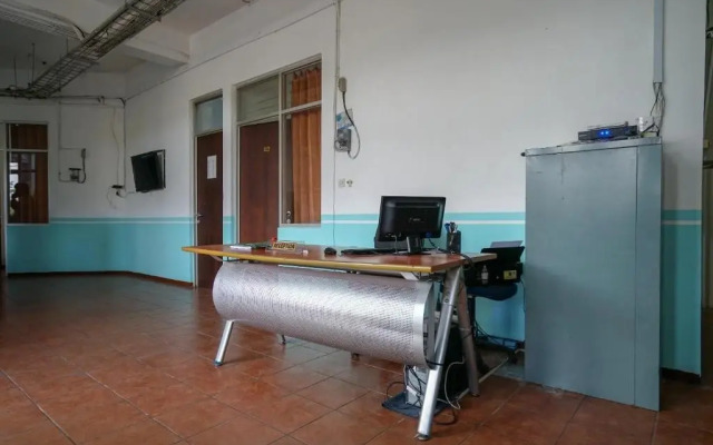 Super OYO 1844 Bravo Residence