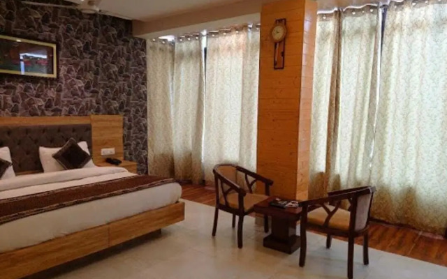 Hotel Glass Inn