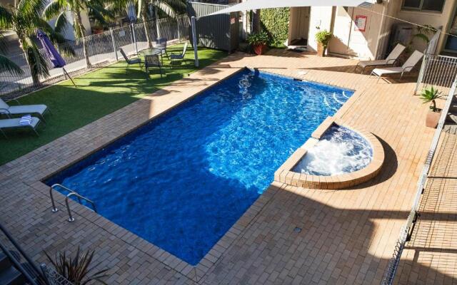 Moonlight Bay Apartments
