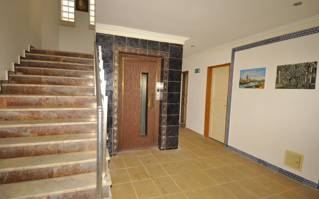 Golden Star Otel