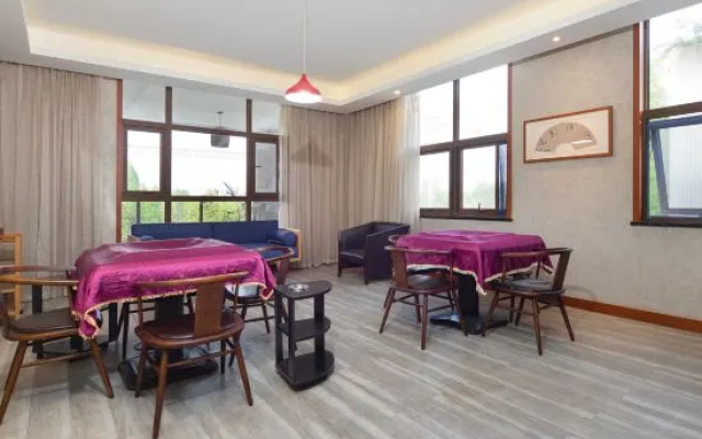 Yijia Hot Spring Resort Hotel (Jiezi Ancient Town Shop) – Guest Rooms – Chengdu