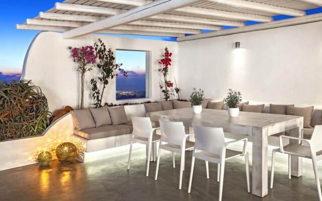Immaculate 5-bed With Pool - Villa Eros Sea
