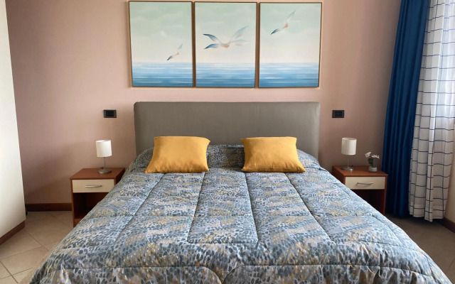 Ampio appartamento vista lago