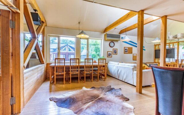 Moorea Lodge