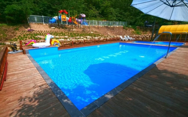 Gyeongju Healing Camp Glamping