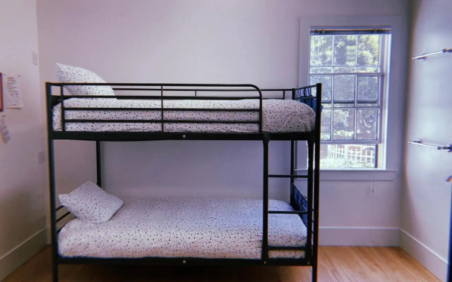 HI Santa Cruz Hostel