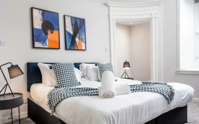 The Annick Suite No.1