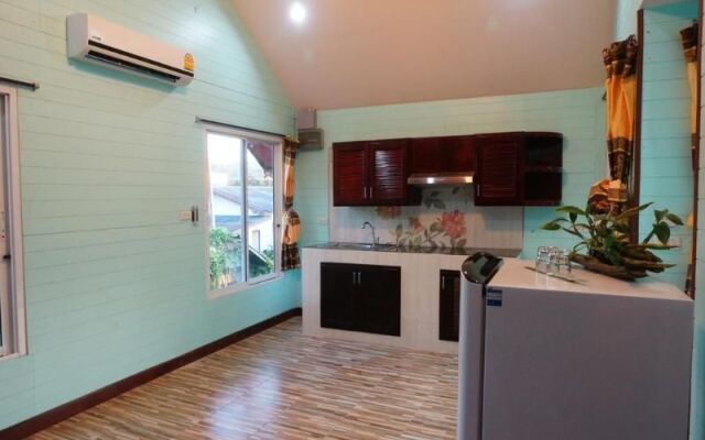 Ruentai Boutique @ Airport