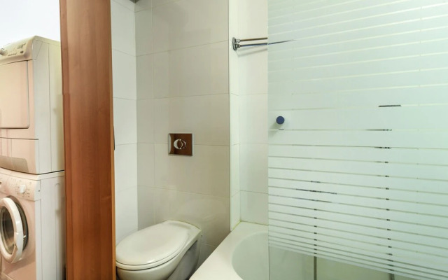 High end 2 BR w panoramic City view