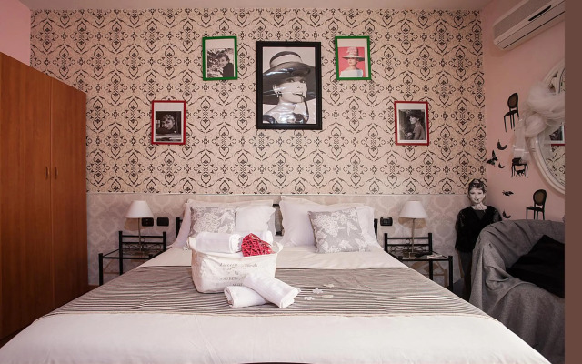 Hotel Cine Holiday