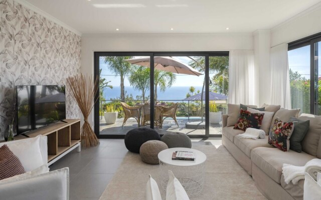 Pool, Garden and sea View - Villa Hibiscus