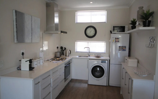 York Mews 14 by CTHA