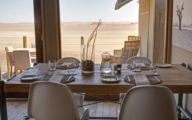 Kanaan N/a'an ku sê Desert Retreat