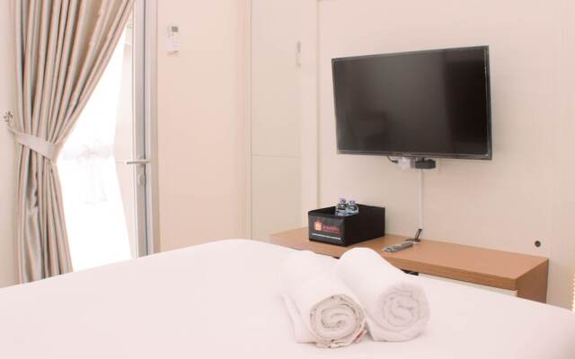 Fancy And Comfy Studio Apartment At Transpark Juanda Bekasi