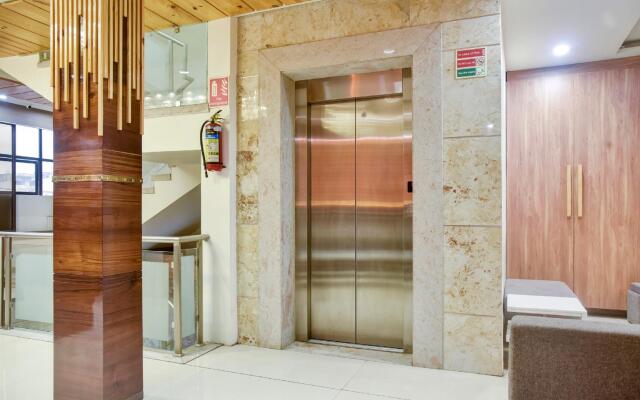 Capital O 82561 Hotel Om Palace