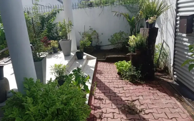 Rooftop Garden - 3 Bedrooms - Parking - 10minbeach