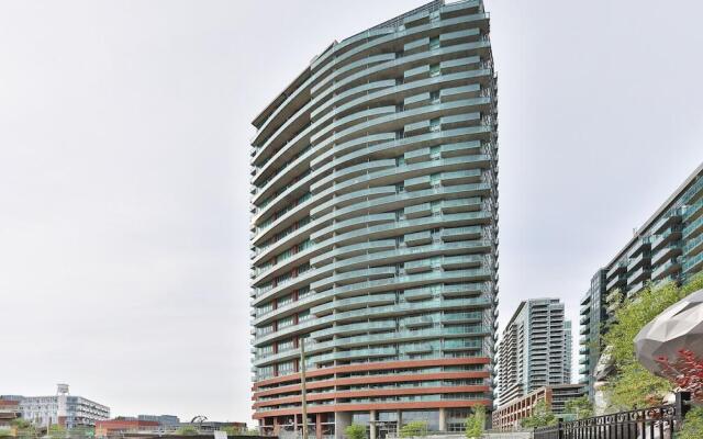 Liberty Village Condo w Parking