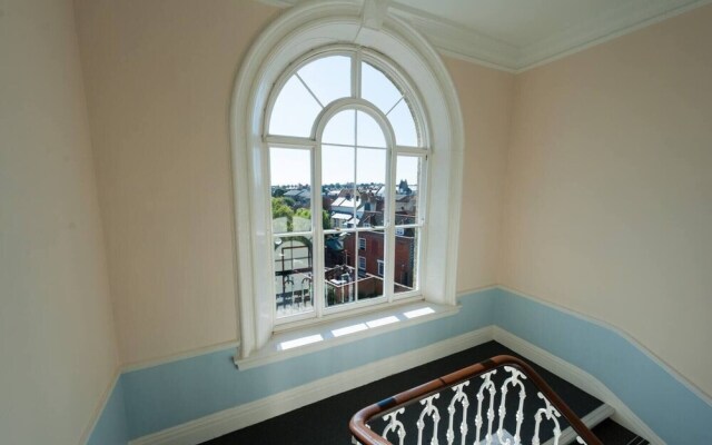 Admirals Harbour View 2-bed Apartment in Harwich