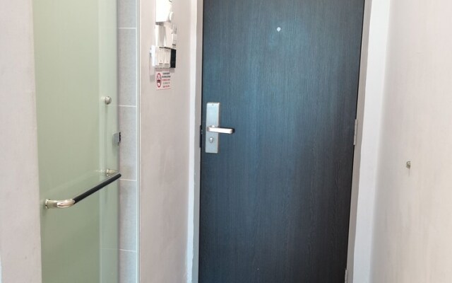 OYO 89443 Lumut Hotel