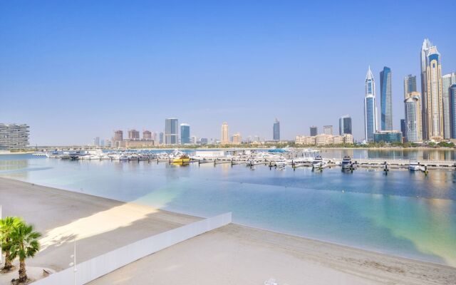 Sunrise Bay - Ultra Luxury Emaar Beachfront - Private Beach and Pool
