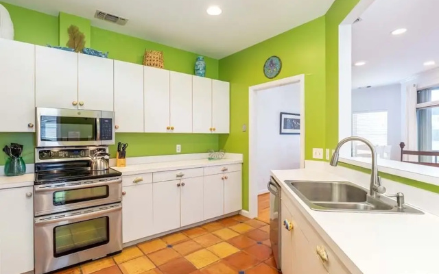 The Cool Coconut by Tybee Vacation Rentals