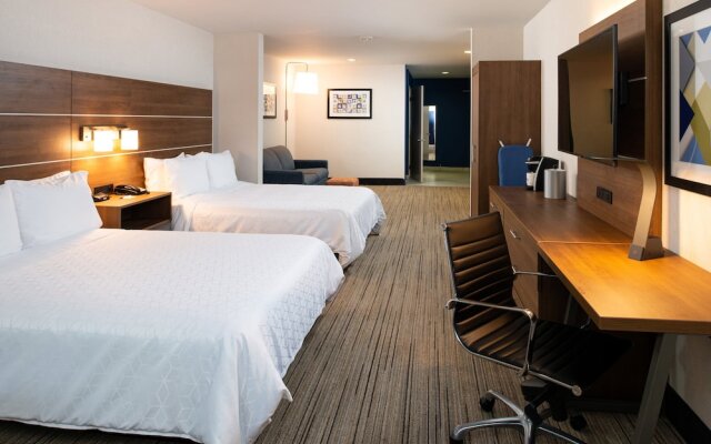 Holiday Inn Express & Suites Los Angeles Downtown West