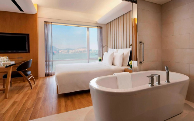 Renaissance Hong Kong Harbour View Hotel