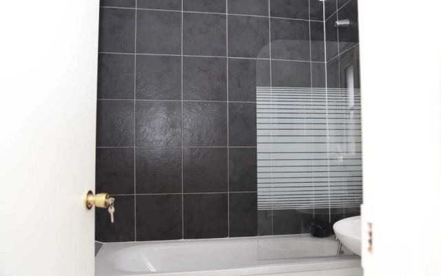Budget 4-bedrooms In Thamesmead