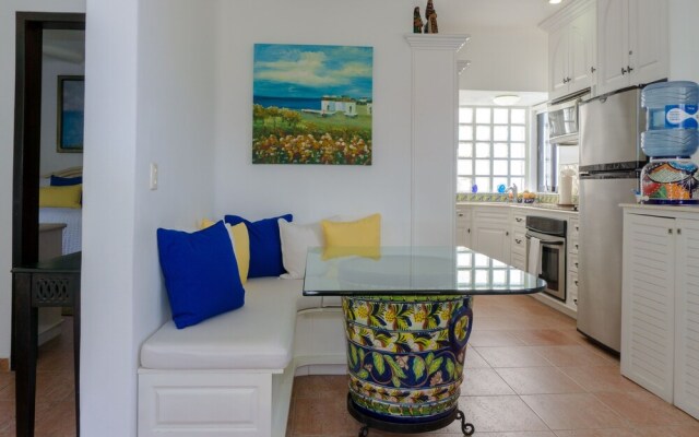 Royal Palms 9 1 Bedroom Condo by RedAwning