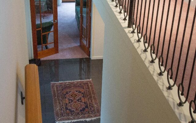 40 Thornycroft Street Bed and Breakfast