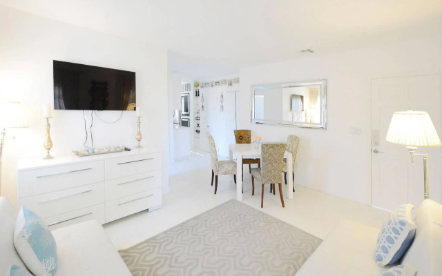 Sunrise Court Apartments