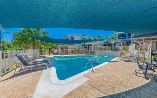 Airlie Sunset Waterview Apartment