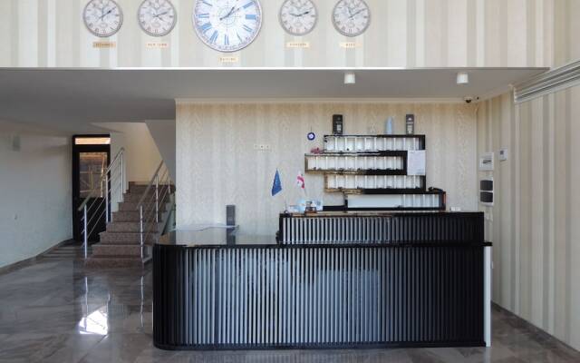 Hotel Batomi