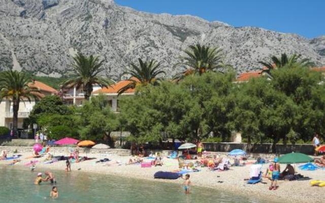 Apartments Frano Jr by the Sea
