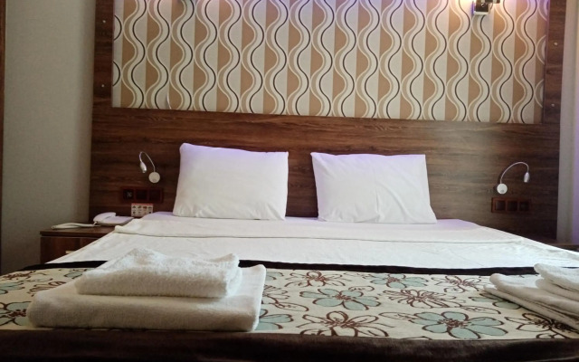 Dolphin Apart & Hotel