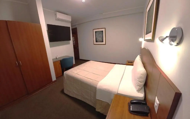 Javier Prado Inn